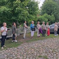 Wanha-Raahe-29-6-2024 Opastus-Soveliuksen-taloon-alkamassa2